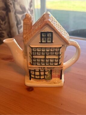 Tea Shop Ceramic House Teapot - Cream and Tan